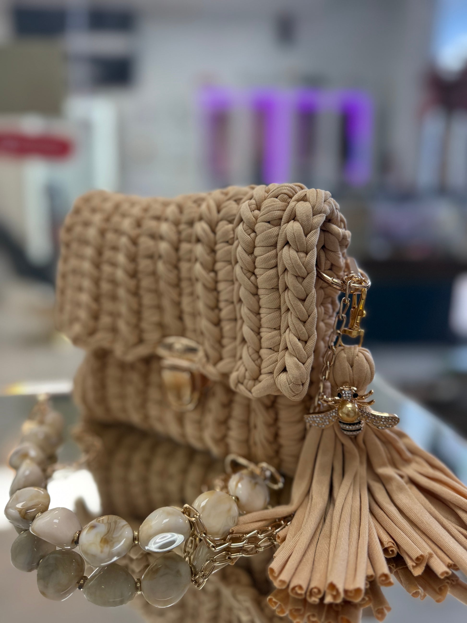 ✨ Pearl Elegance Crochet Crossbody - Luxury Neutral Handbag with Tassel | Bolsa Perlas Elegante