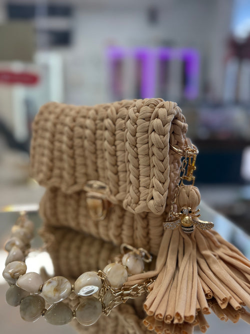 ✨ Pearl Elegance Crochet Crossbody - Luxury Neutral Handbag with Tassel | Bolsa Perlas Elegante