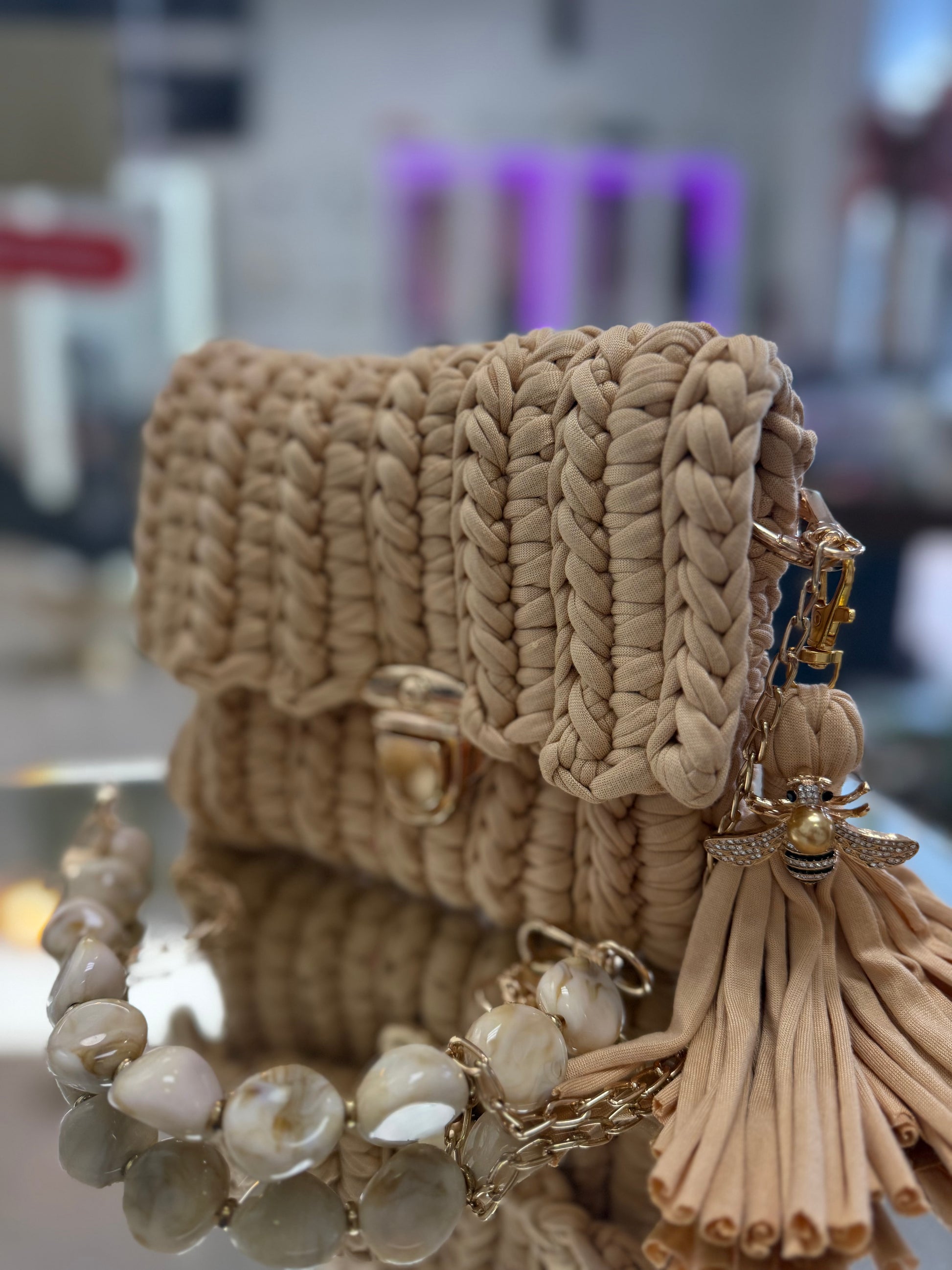 ✨ Pearl Elegance Crochet Crossbody - Luxury Neutral Handbag with Tassel | Bolsa Perlas Elegante