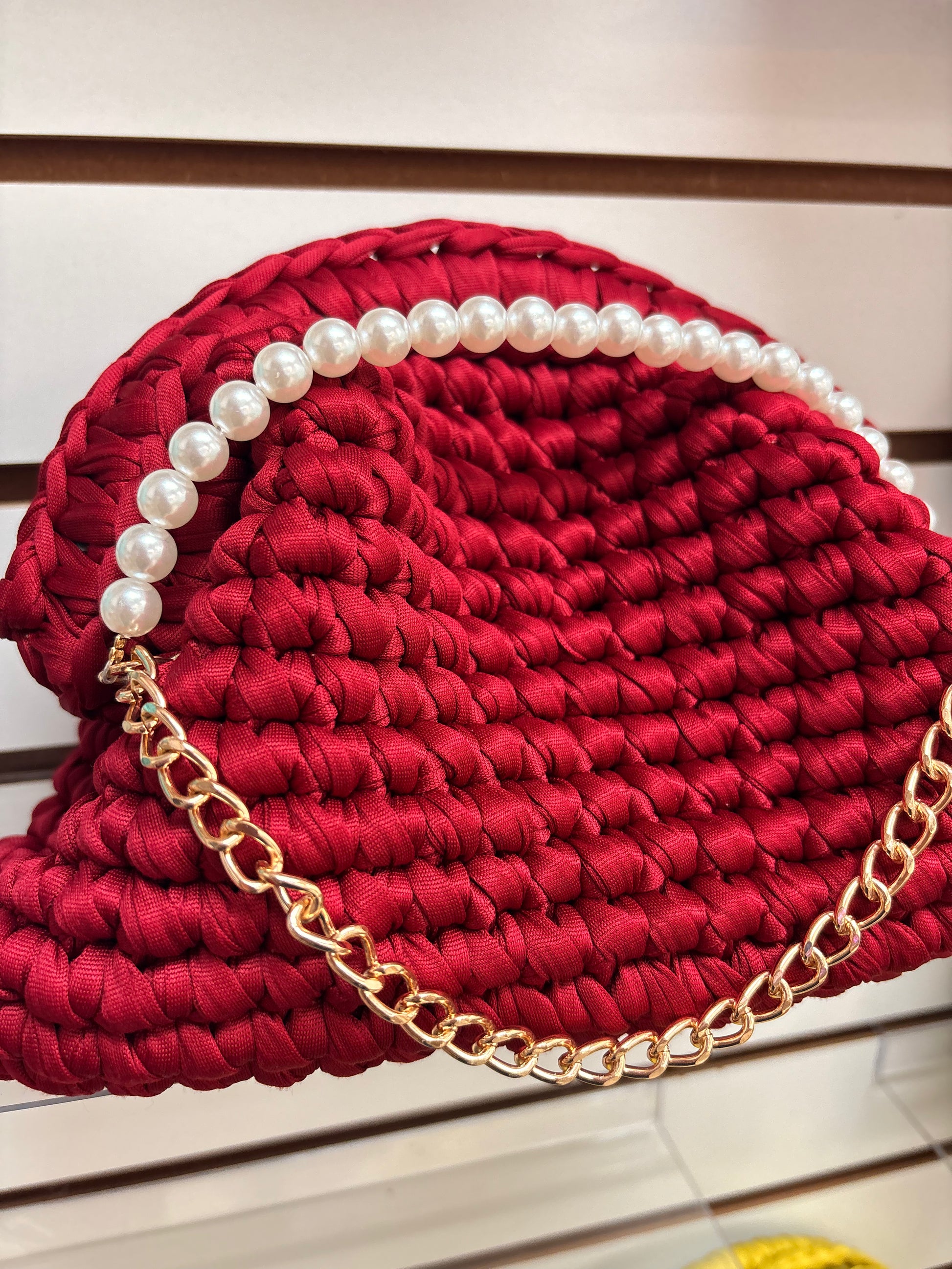 ❤️ Ruby Romance Crochet Pouch - Pearl Handle with Gold Chain Holiday Gift | Bolsa Roja Perlas