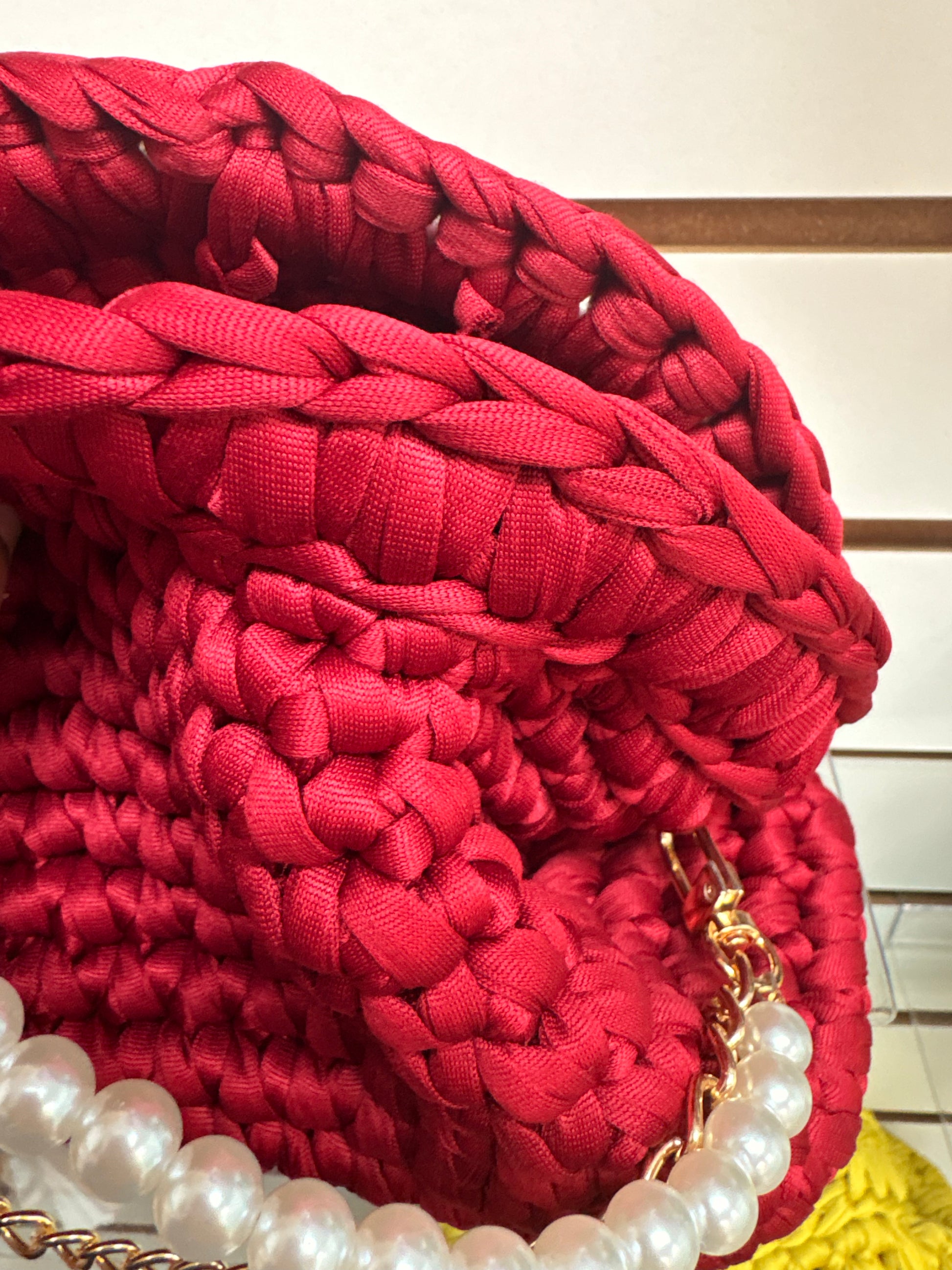 ❤️ Ruby Romance Crochet Pouch - Pearl Handle with Gold Chain Holiday Gift | Bolsa Roja Perlas