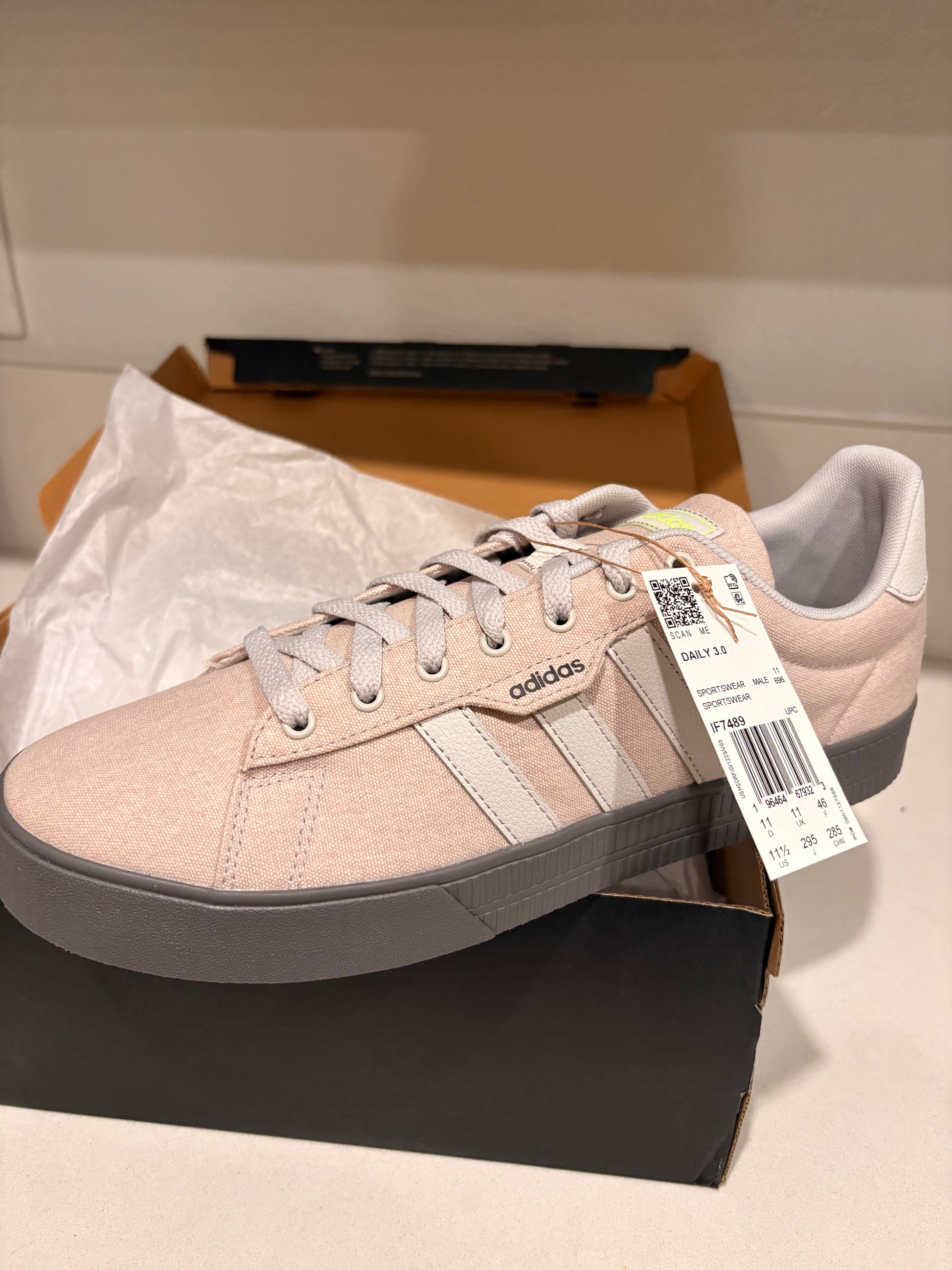 👟 Pre-Owned Adidas Daily 3.0 Sneakers - Blush Pink Size 11.5M | Sustainable Thrift Find NWT