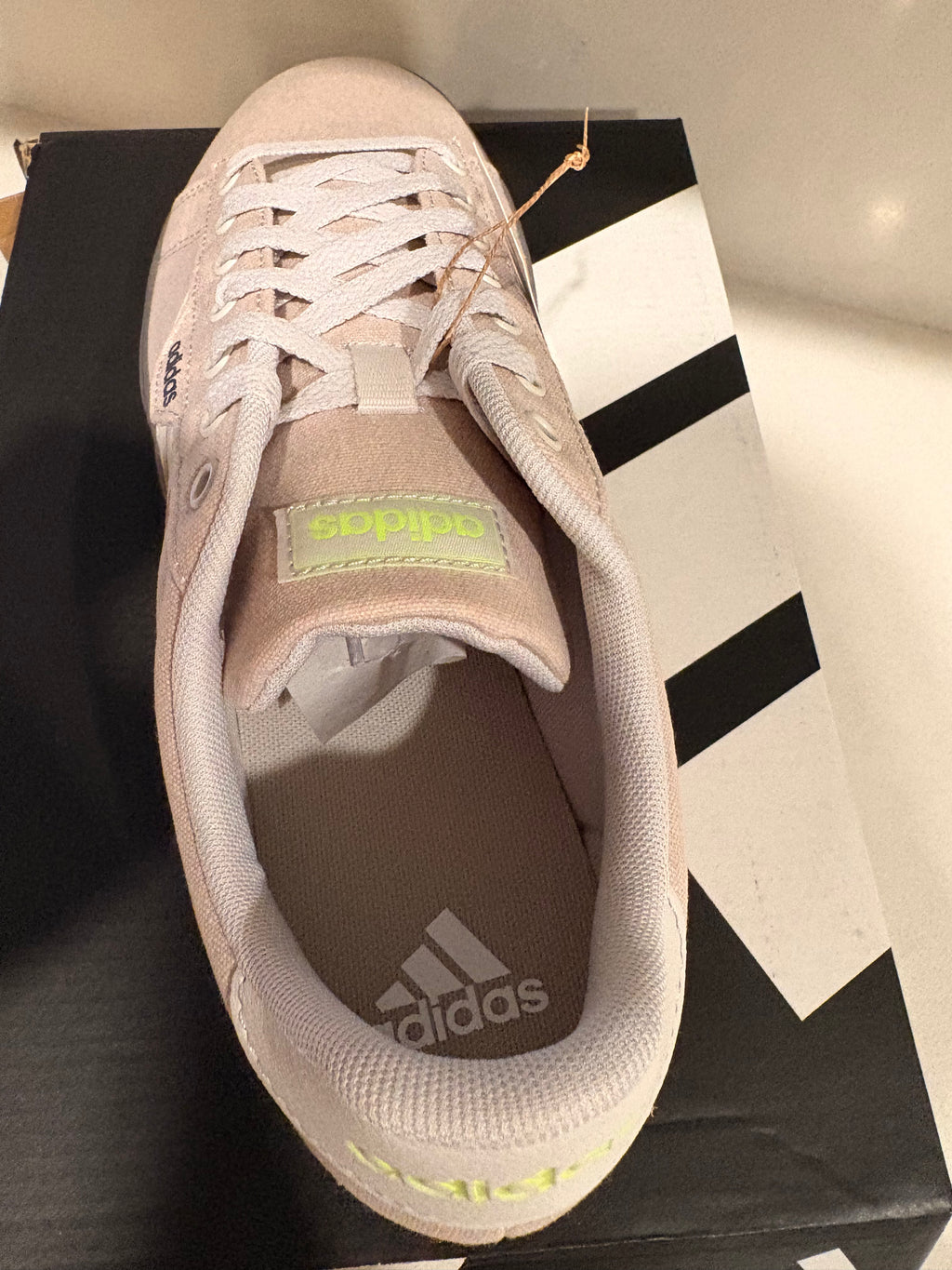 👟 Pre-Owned Adidas Daily 3.0 Sneakers - Blush Pink Size 11.5M | Sustainable Thrift Find NWT