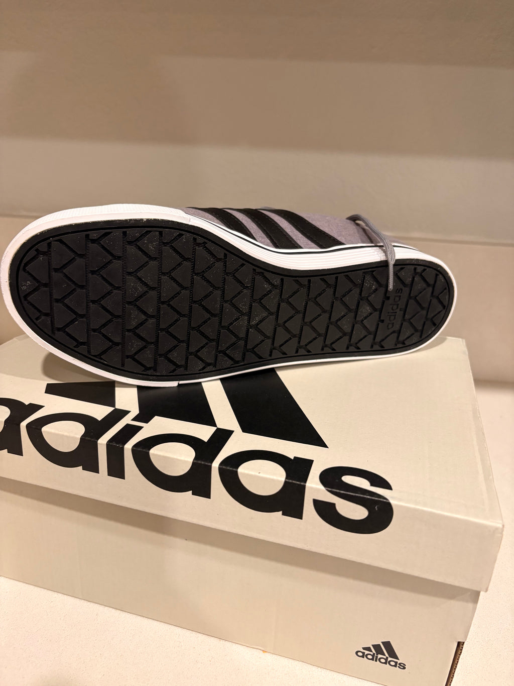 👟 Pre-Owned Adidas Skateboarding Sneakers - Grey/Black Size 9M/10W | Sustainable Thrift Find
